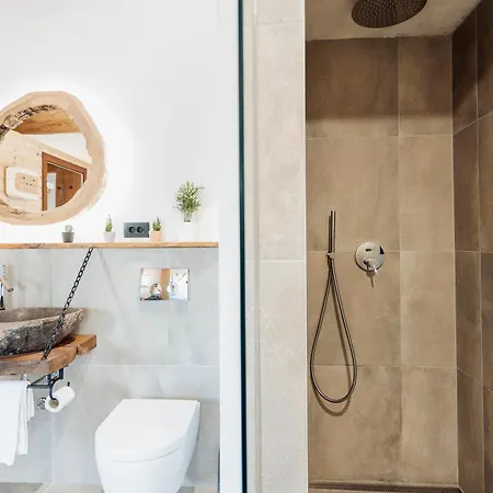 Log Garden Estate Vakantiehuis