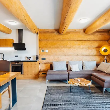 Log Garden Estate بيت للعطل Dobrova