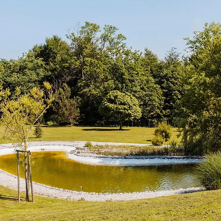 Log Garden Estate Dobrova