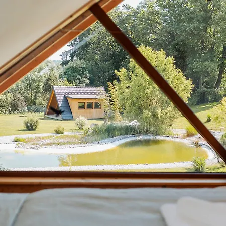 度假居 Log Garden Estate Dobrova