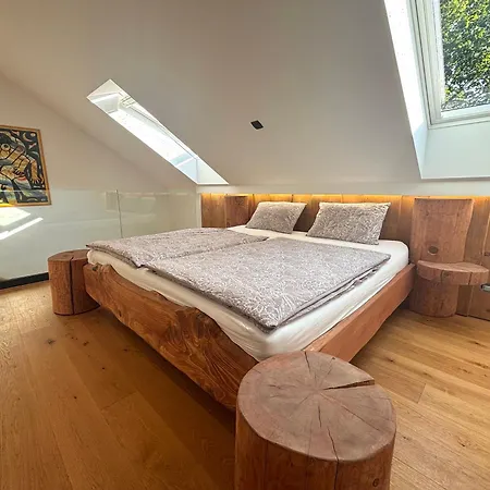 Vakantiehuis Log Garden Estate