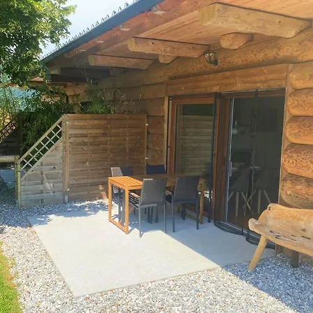 Ferienhaus Log Garden Estate *
