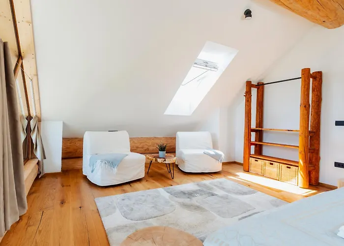 Log Garden Estate Počitniška hiša Dobrova