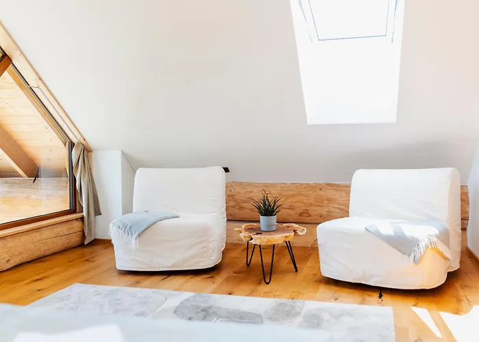 Log Garden Estate Počitniška hiša