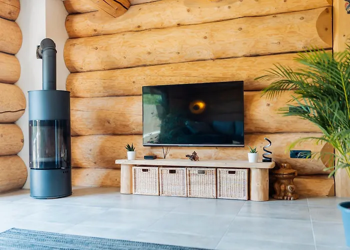 Log Garden Estate Dobrova