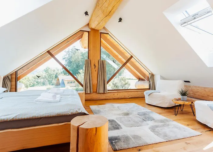 Log Garden Estate Dobrova