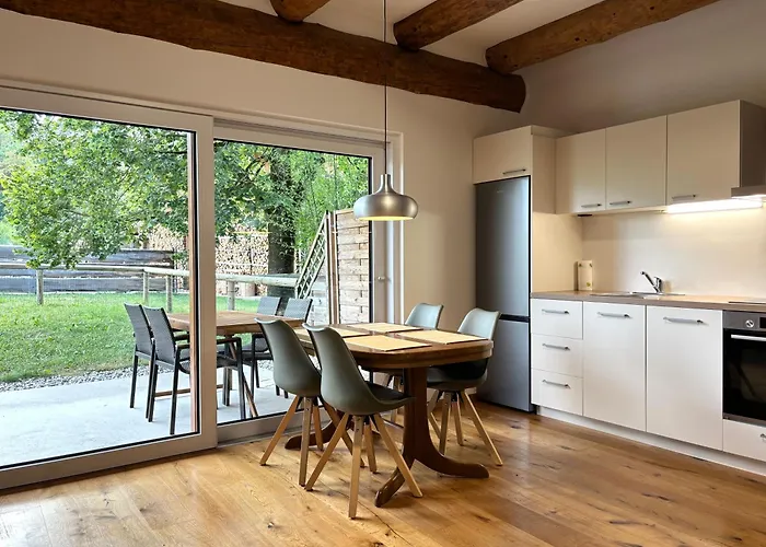 Log Garden Estate Počitniška hiša