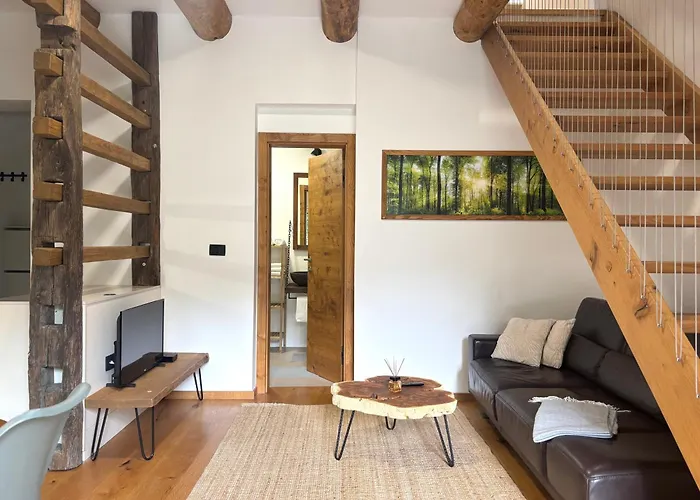 Počitniška hiša Log Garden Estate *