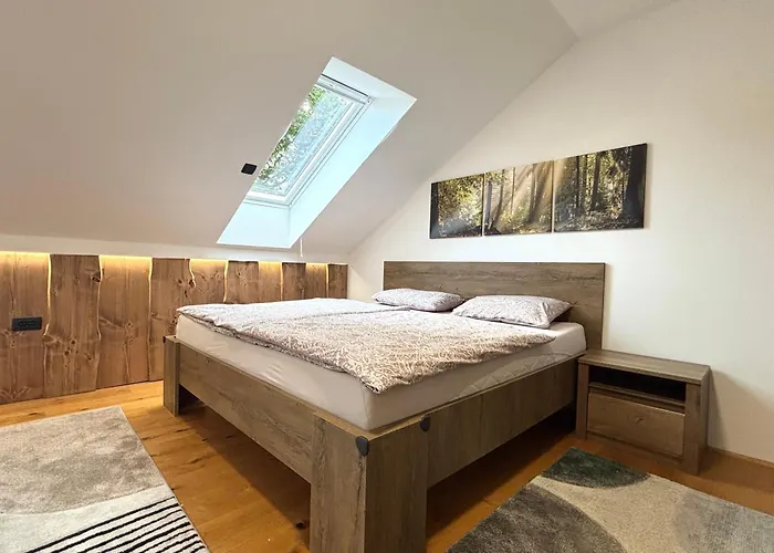 Log Garden Estate Počitniška hiša Dobrova